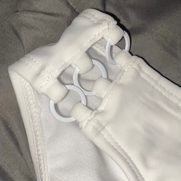 White Ring Bikini๐ค - Picture 5 of 7